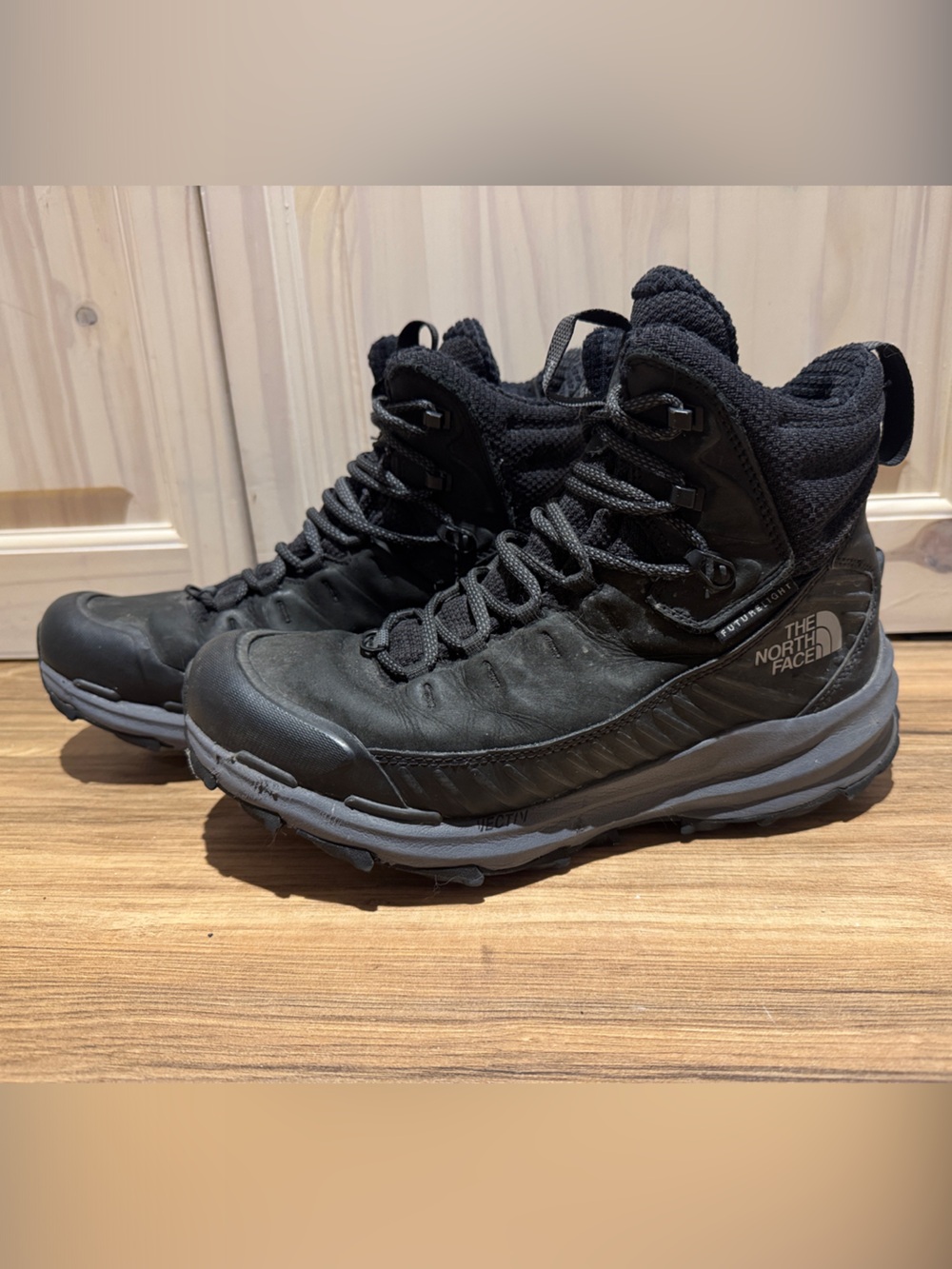 The North Face Men's VECTIV Fastpack waterp Black Trail-Ready Mid Hiking Boots